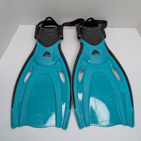 Ozark Trail Adjustable Flipper Swim Team 1Y-4Y - Picture 2 of 4